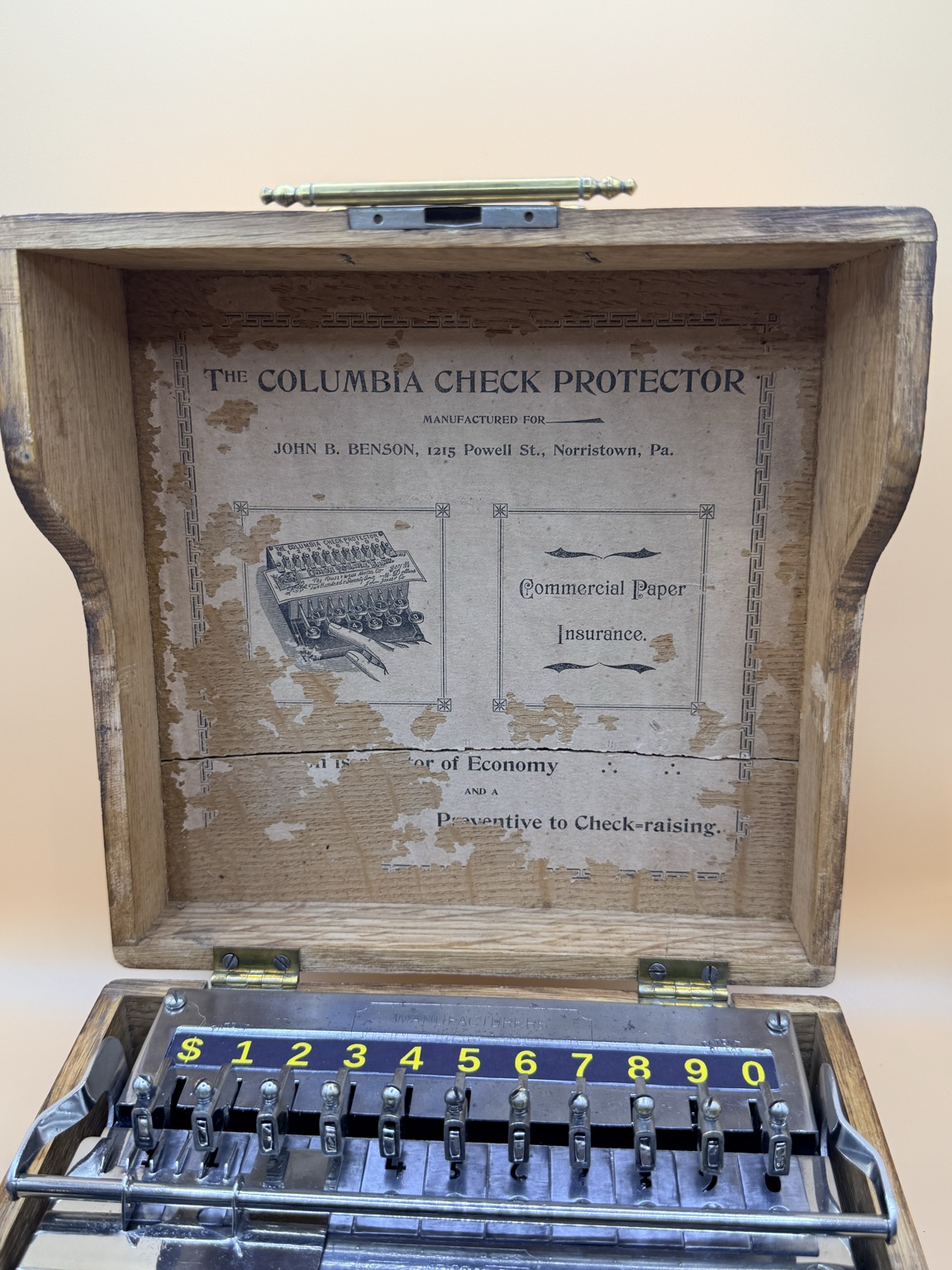 Etiqueta interior The Columbia Check Protector