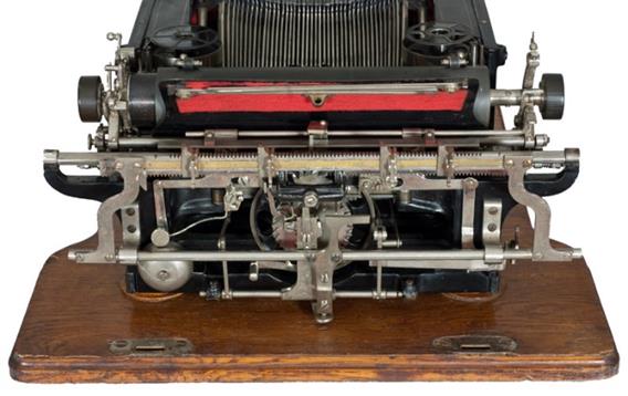 Ideal Typewriter vista posterior
