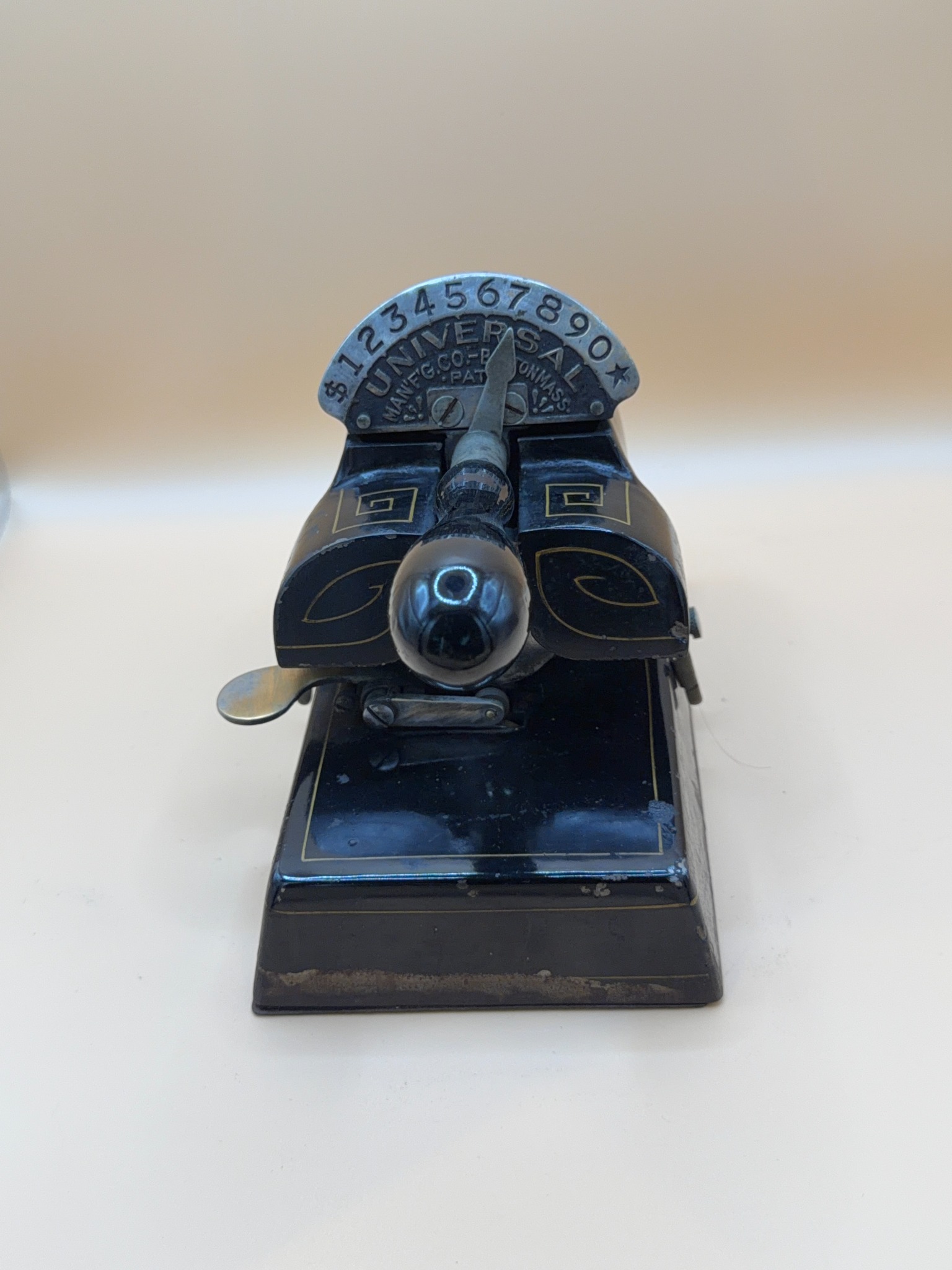 Vista frontal del selector del Universal Check Protector